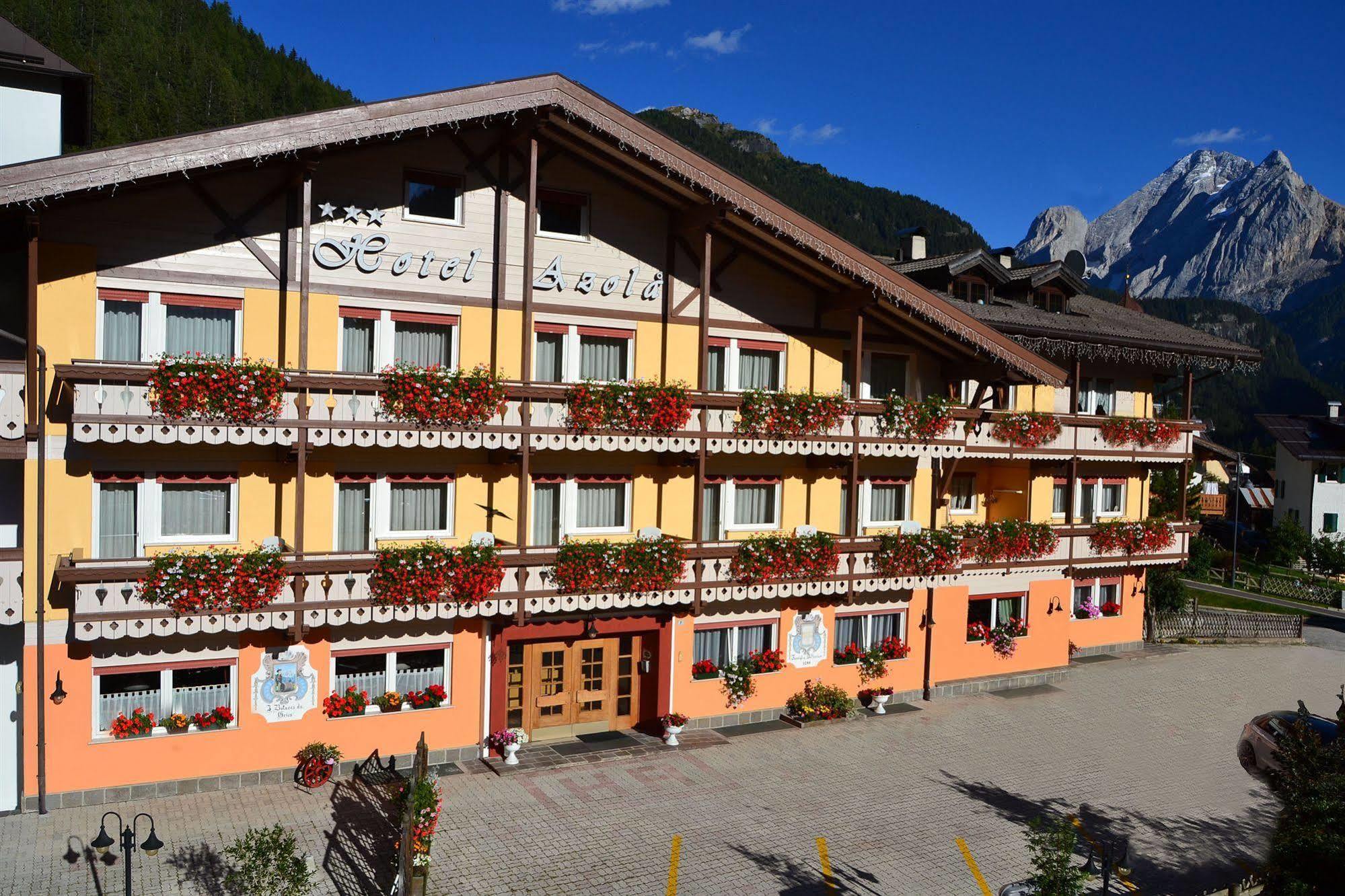 Hotel Azola Canazei Exterior photo